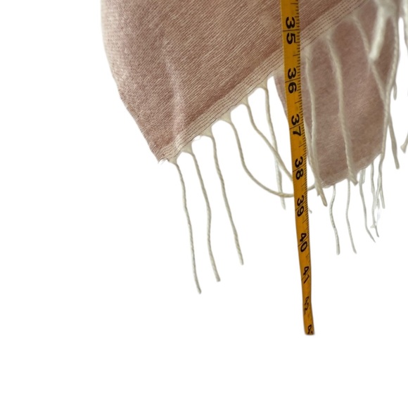 Gentle Fawn Blush Pink Geometric Fringe Poncho Wrap M/L Open Front Shawl - Picture 6 of 6